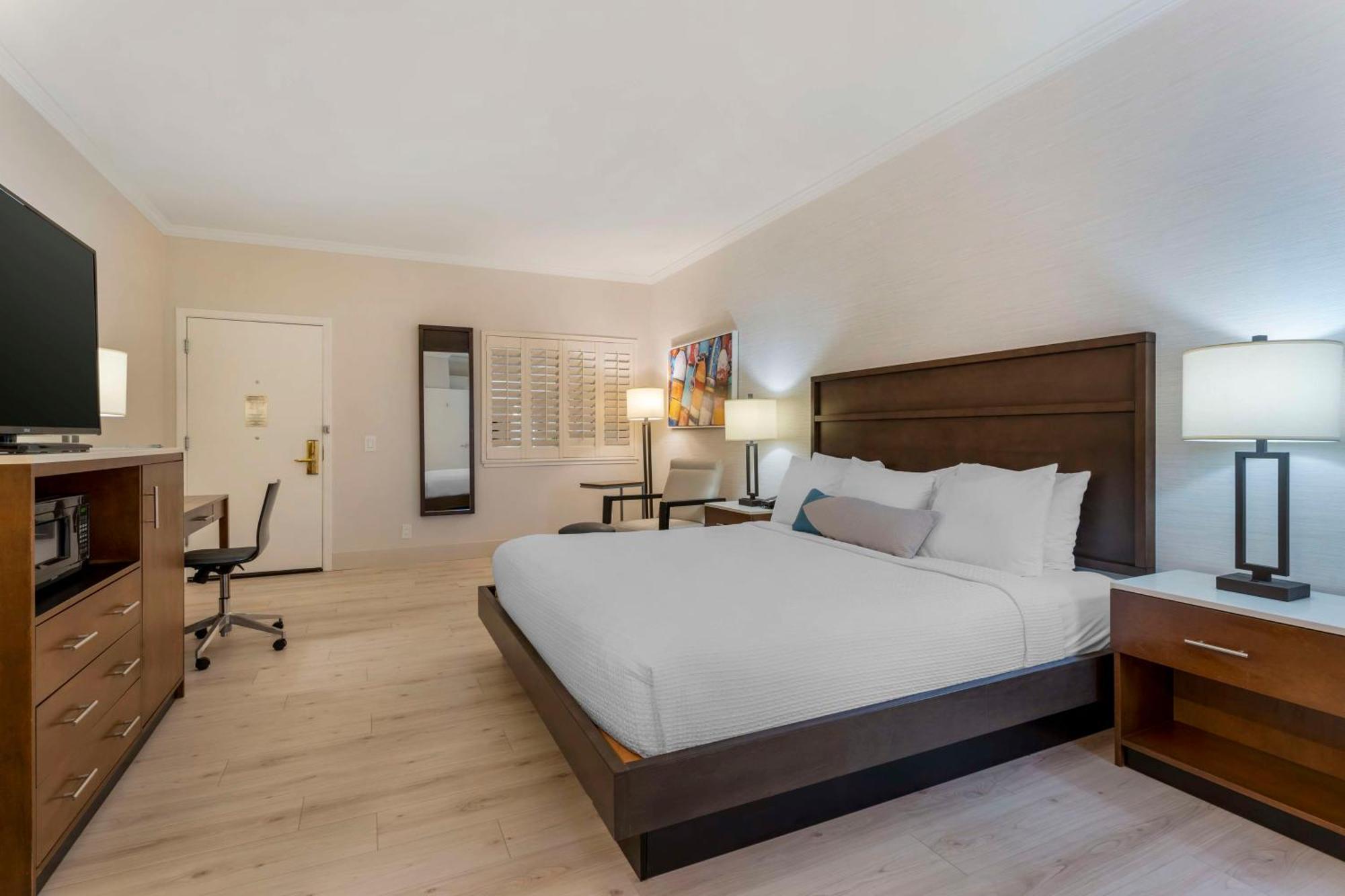 Best Western Plus All Suites Inn Santa Cruz Exterior photo