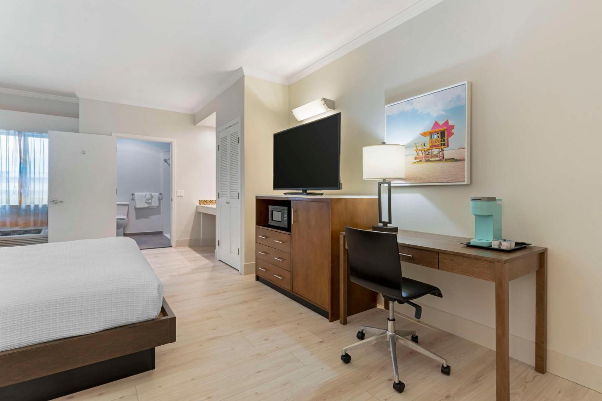 Best Western Plus All Suites Inn Santa Cruz Exterior photo